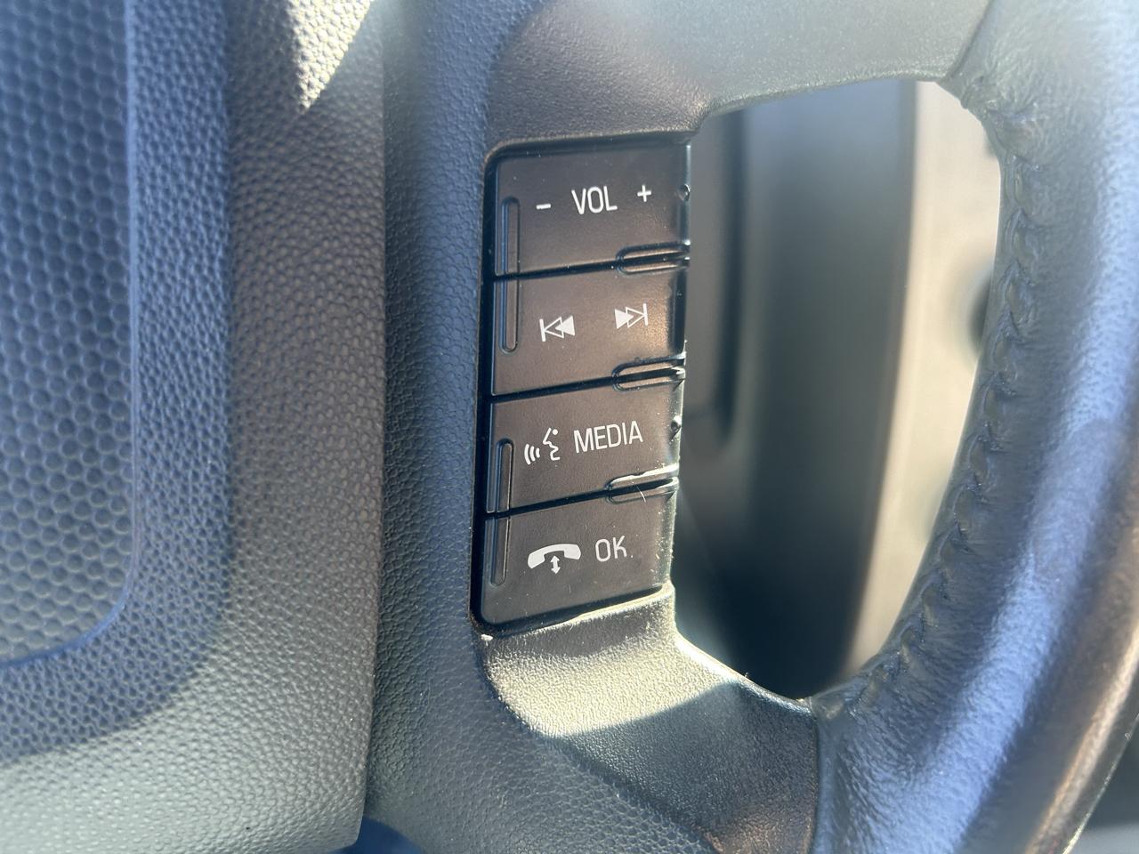 Ford Escape FWD 4dr XLT 2011