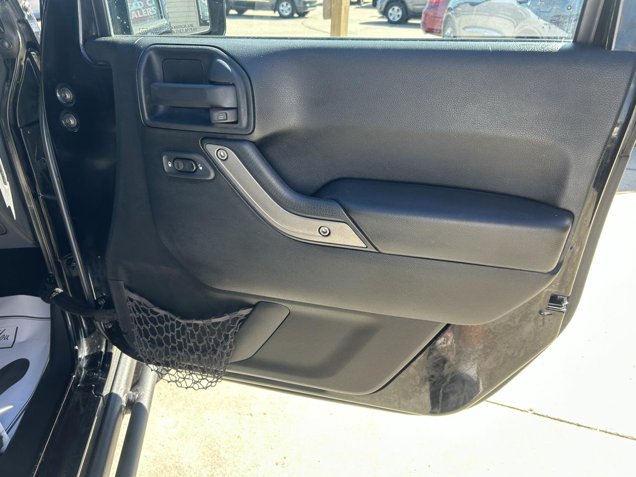 Jeep Wrangler Unlimited 4WD 4dr Sport 2016