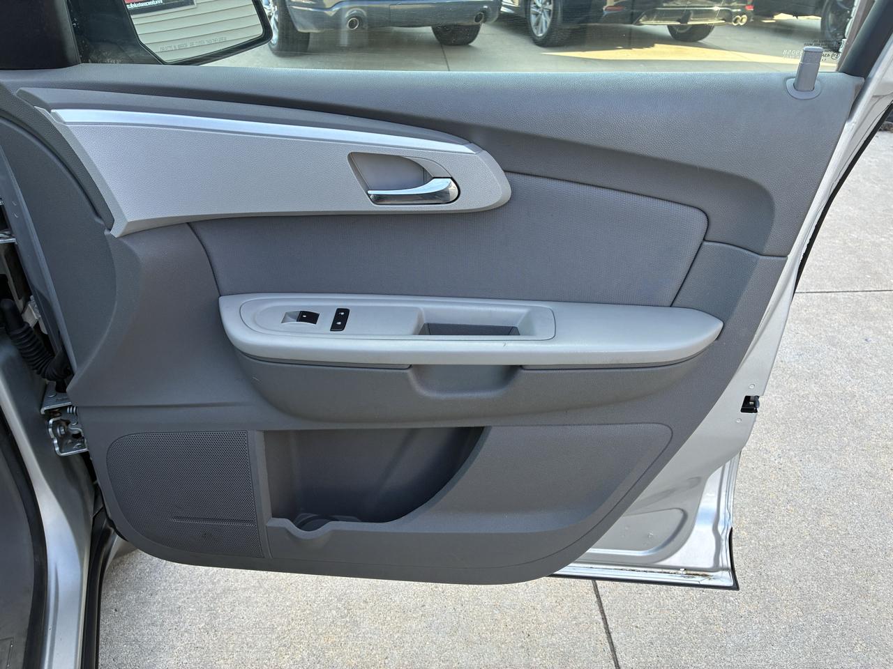 Chevrolet Traverse FWD 4dr LS 2012