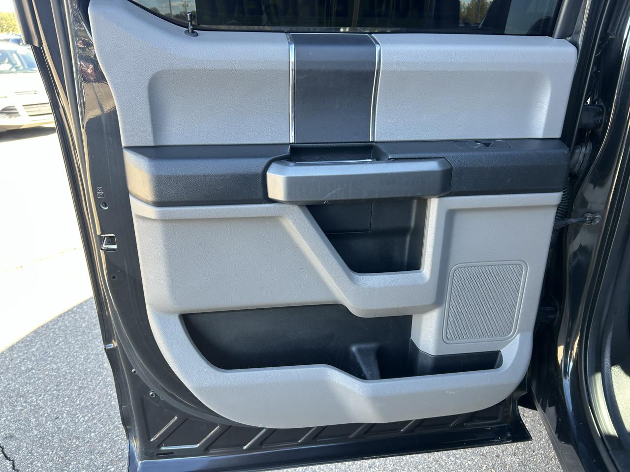 Ford F-150 4WD SuperCrew 145" XLT 2015