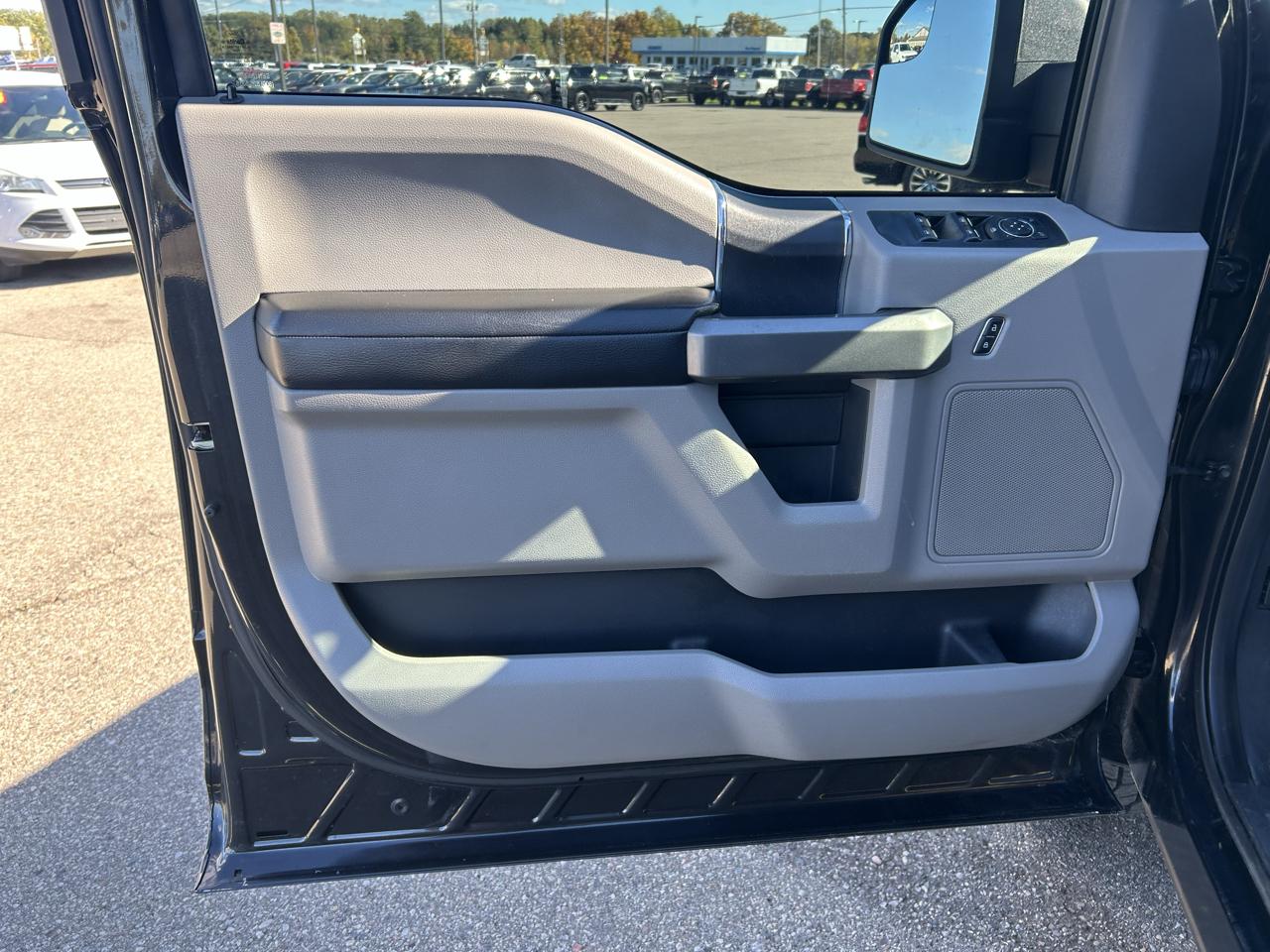 Ford F-150 4WD SuperCrew 145" XLT 2015