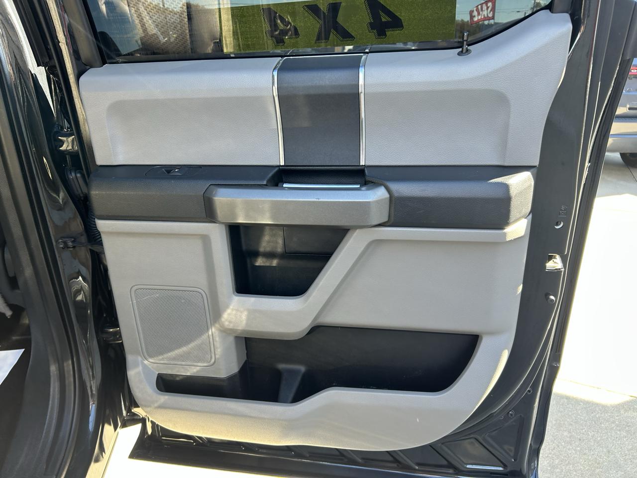 Ford F-150 4WD SuperCrew 145" XLT 2015