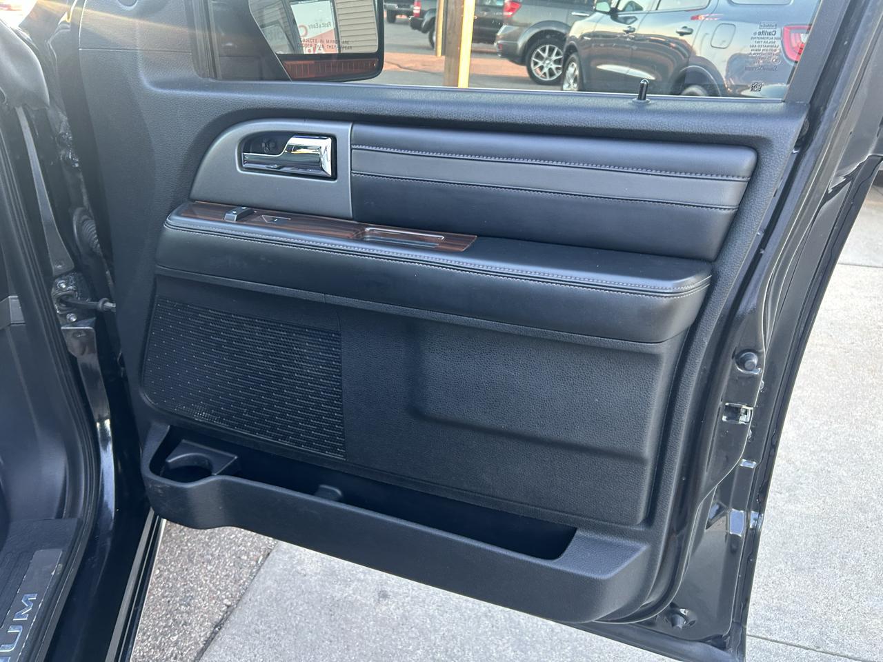 Ford Expedition EL 4WD 4dr Platinum 2015
