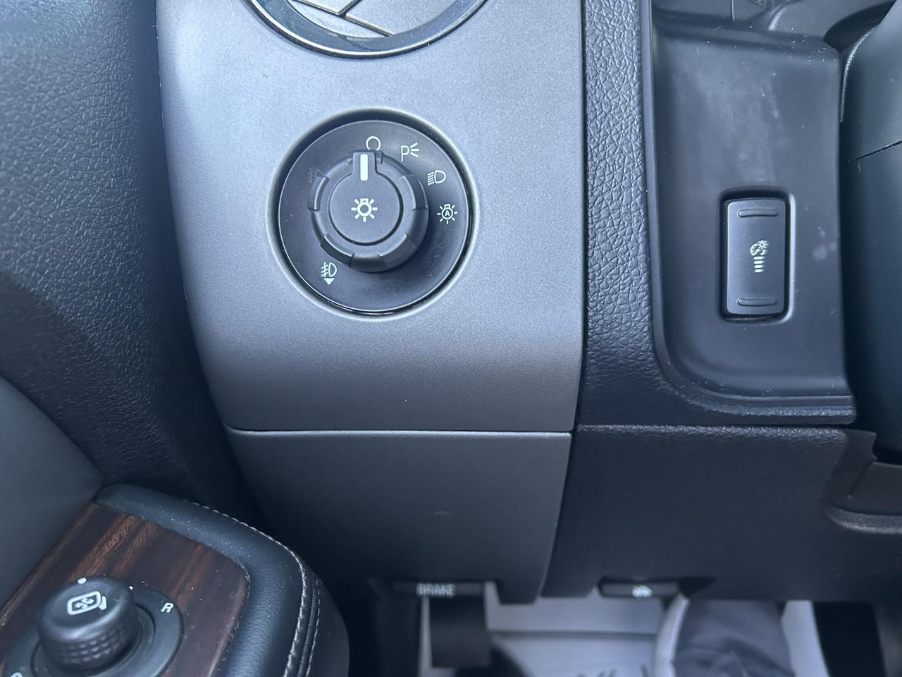 Ford Expedition EL 4WD 4dr Platinum 2015