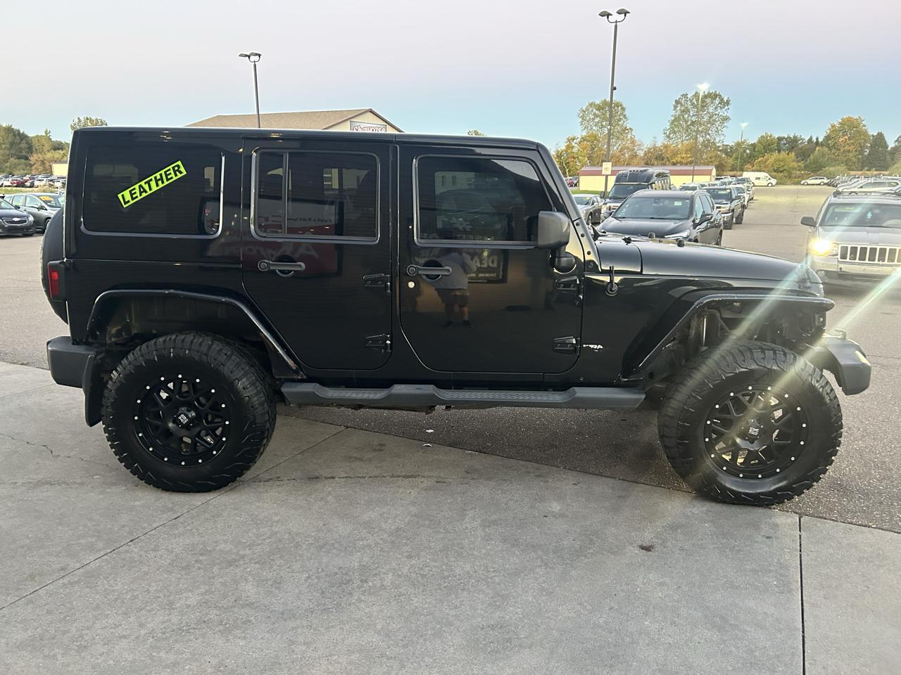 Jeep Wrangler Unlimited 4WD 4dr Sahara 2011
