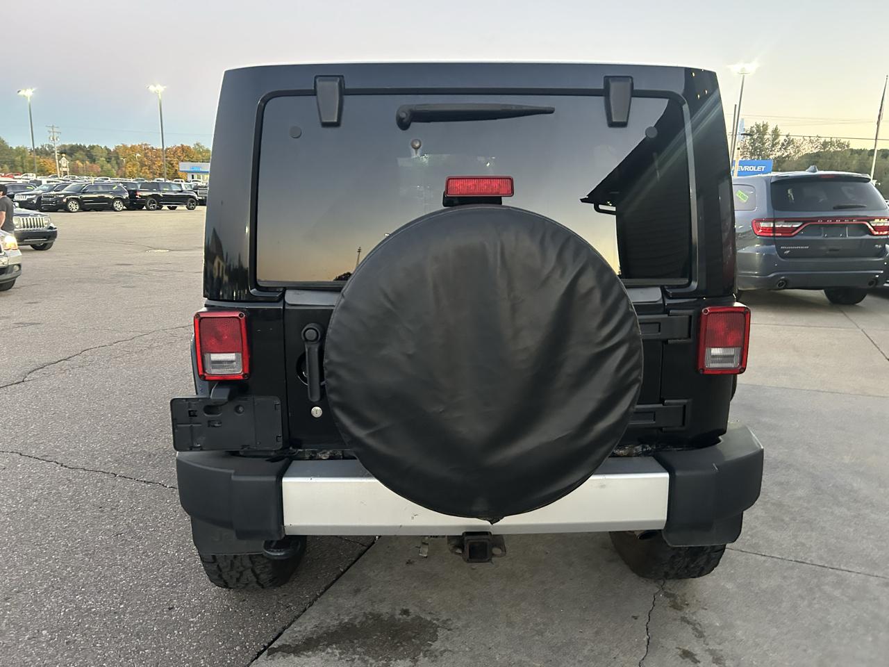 Jeep Wrangler Unlimited 4WD 4dr Sahara 2011