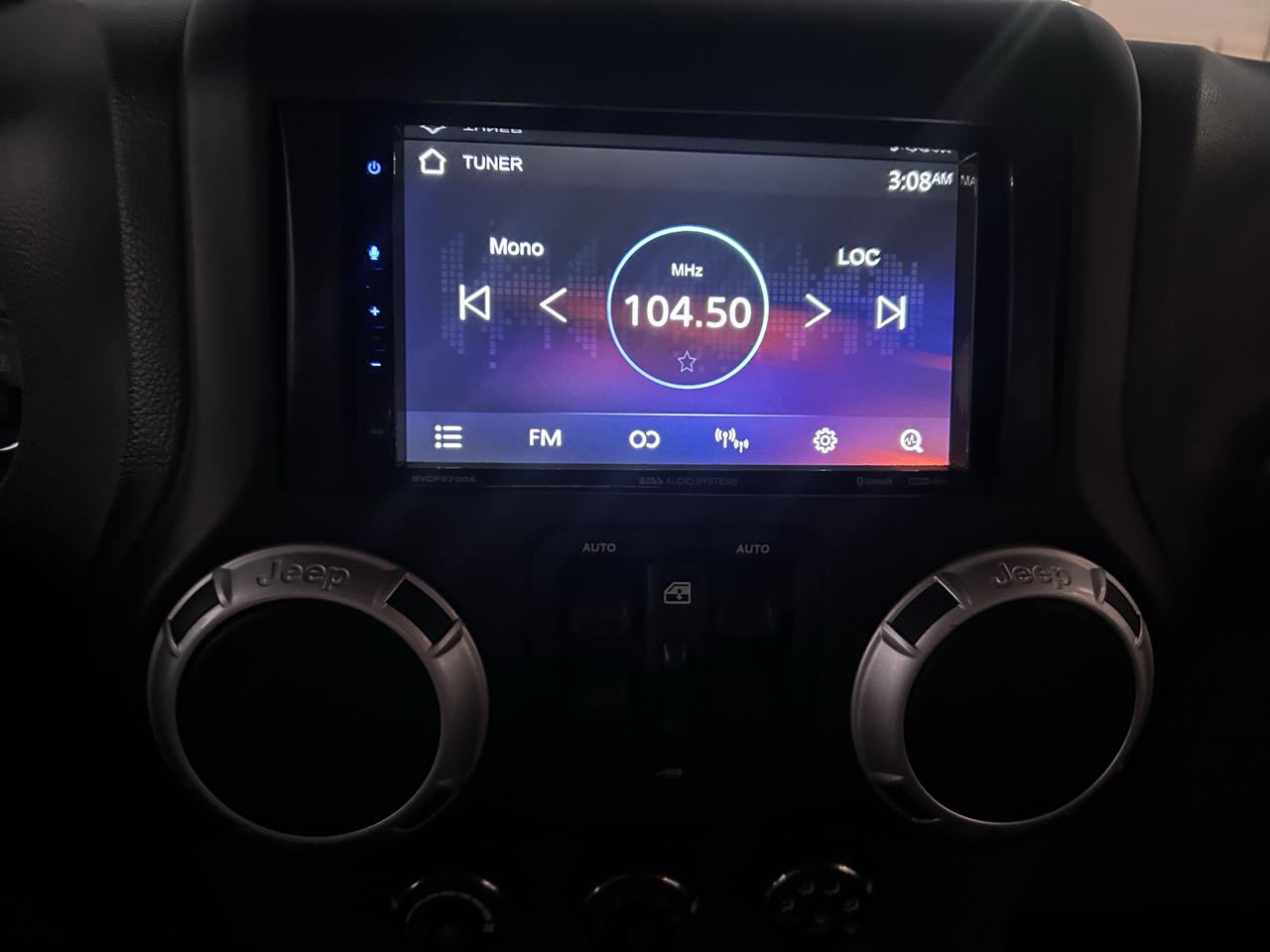 Jeep Wrangler Unlimited 4WD 4dr Sahara 2011