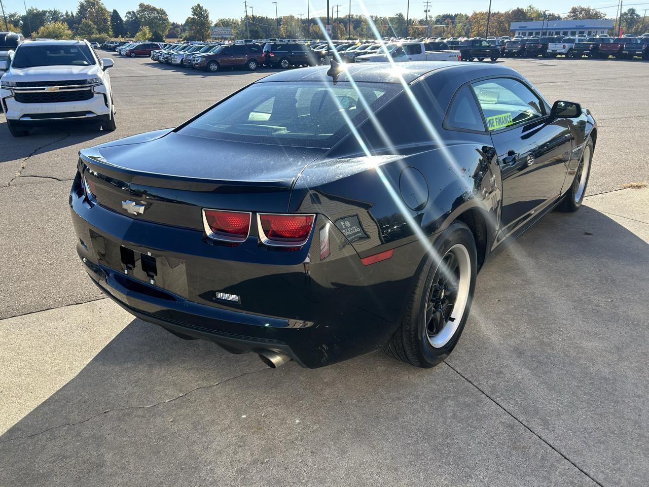Chevrolet Camaro 2dr Cpe 1LS 2012