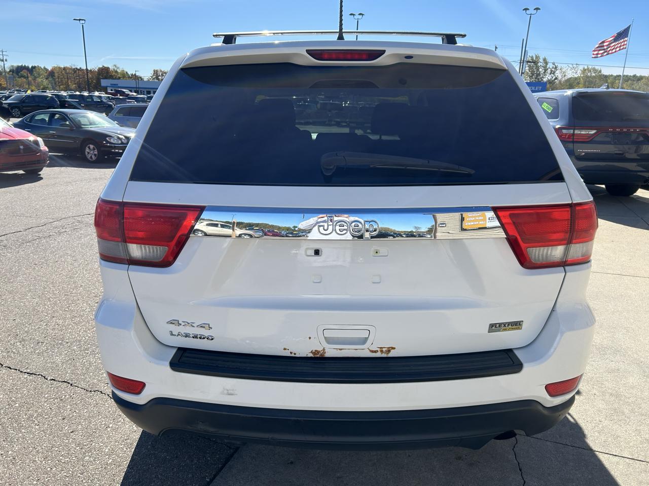 Jeep Grand Cherokee 4WD 4dr Laredo 2011