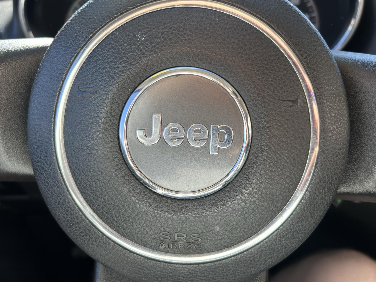 Jeep Grand Cherokee 4WD 4dr Laredo 2011