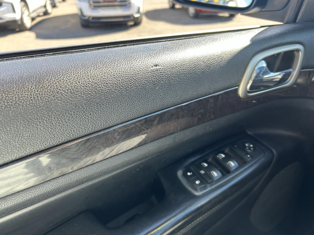 Jeep Grand Cherokee 4WD 4dr Laredo 2011