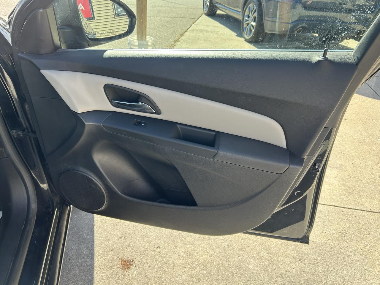 Chevrolet Cruze 4dr Sdn LS 2012