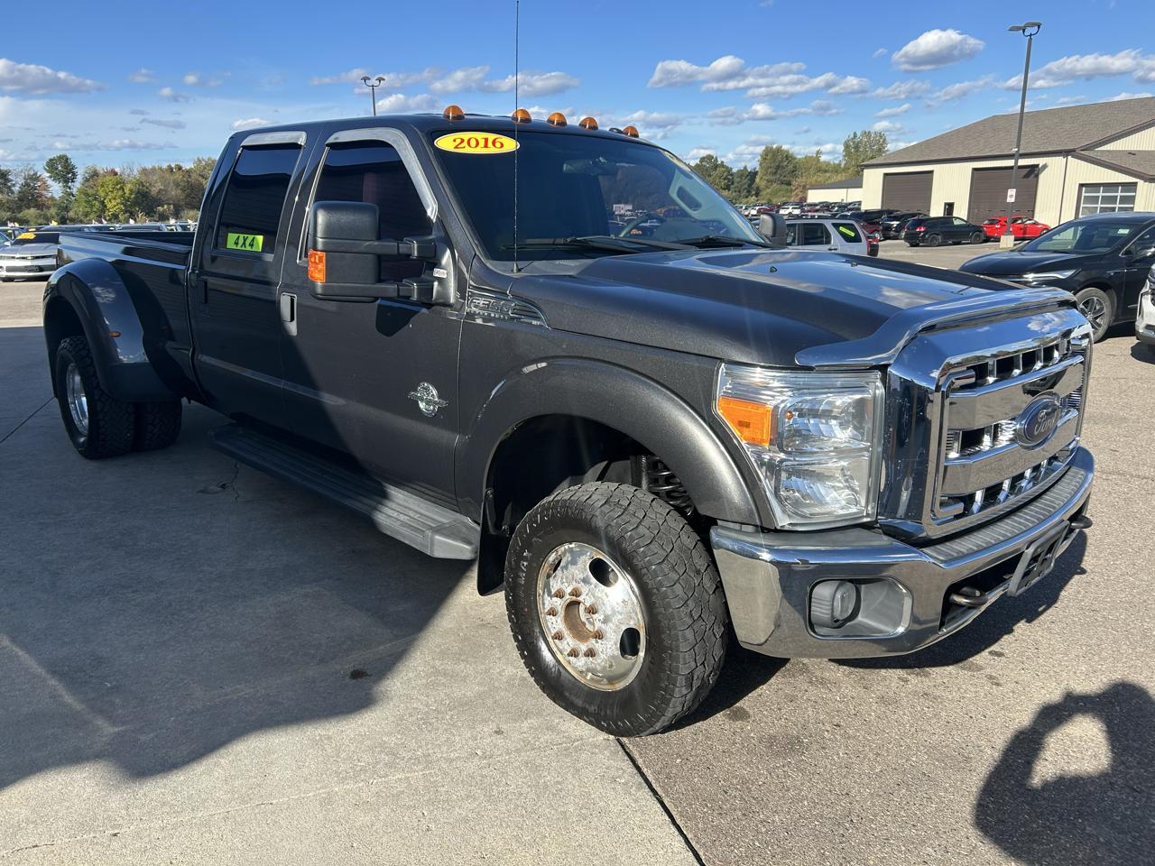 Ford Super Duty F-350 DRW 4WD Crew Cab 172" XLT 2016