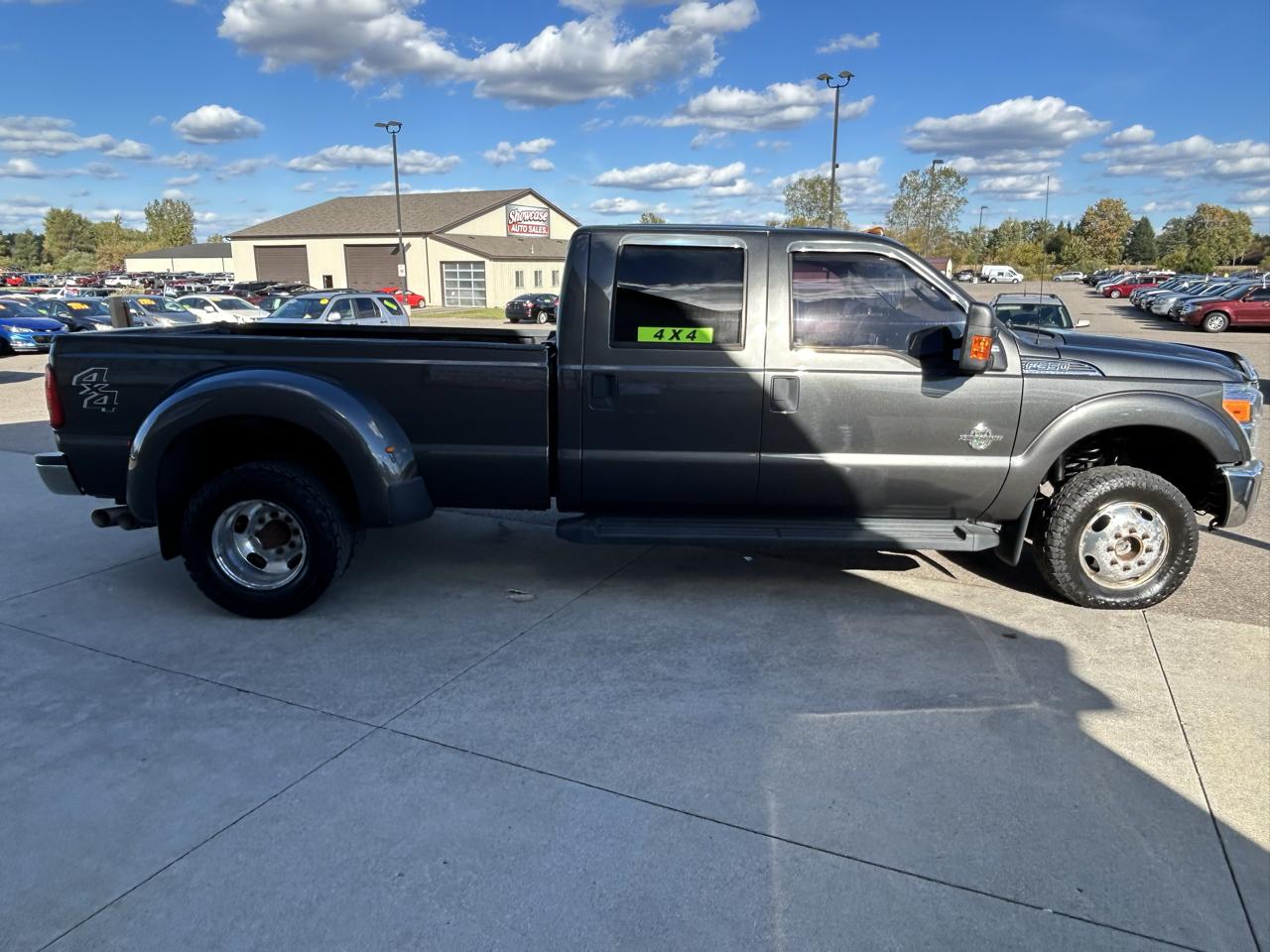 Ford Super Duty F-350 DRW 4WD Crew Cab 172" XLT 2016