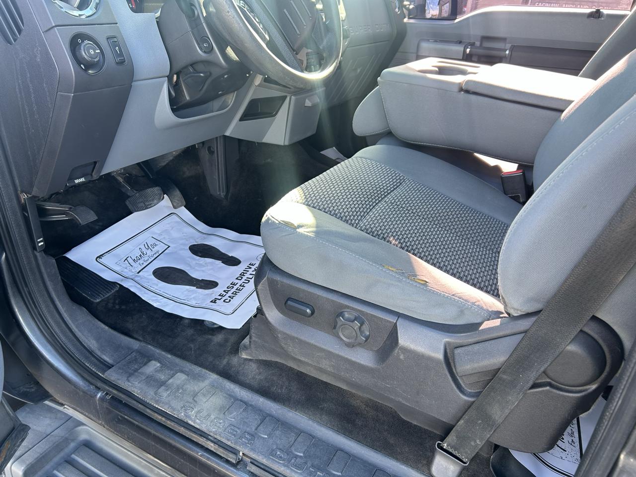 Ford Super Duty F-350 DRW 4WD Crew Cab 172" XLT 2016