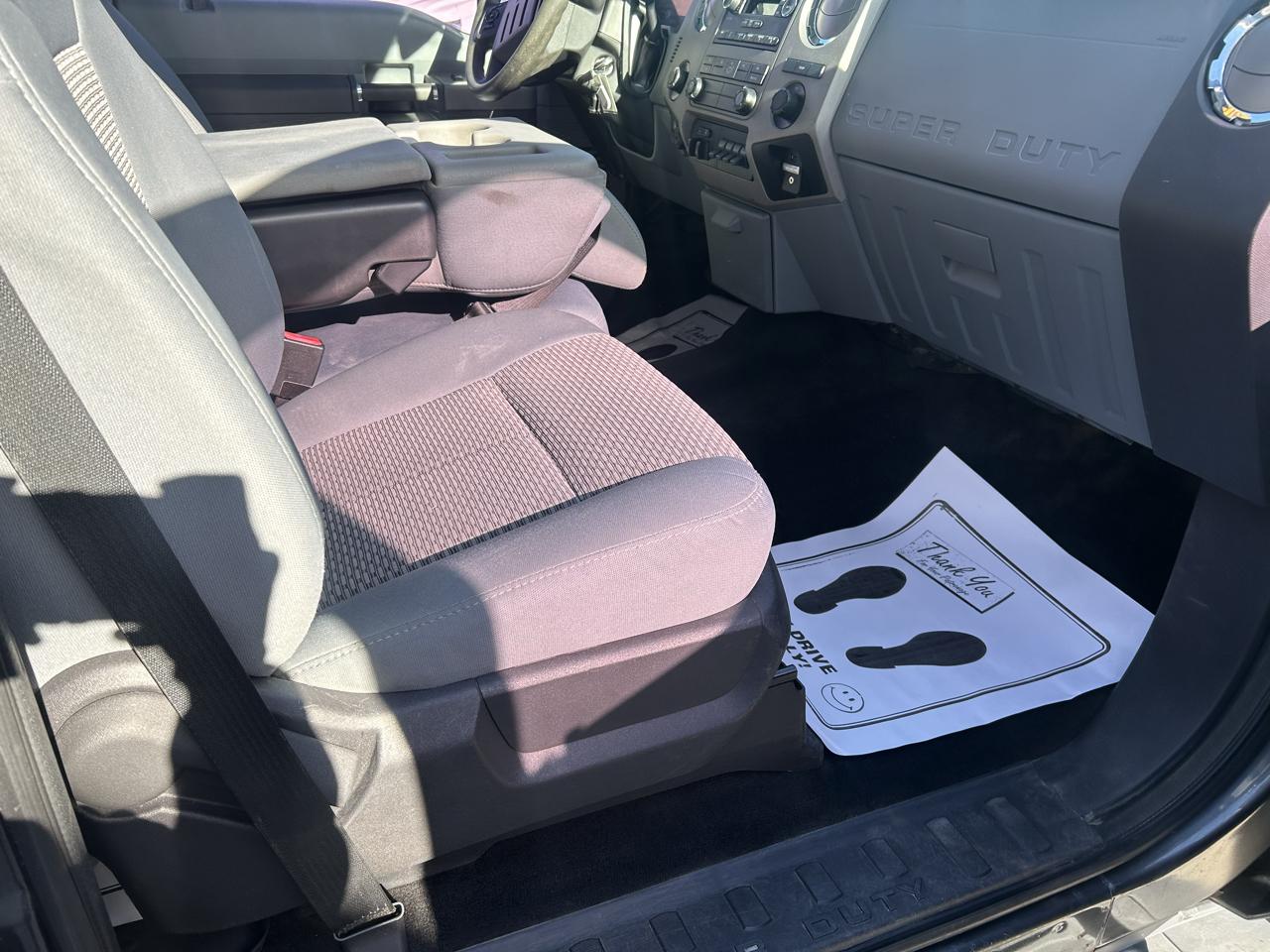 Ford Super Duty F-350 DRW 4WD Crew Cab 172" XLT 2016