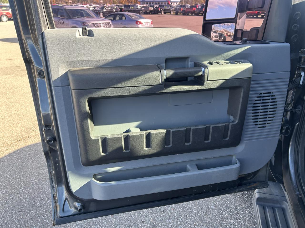 Ford Super Duty F-350 DRW 4WD Crew Cab 172" XLT 2016