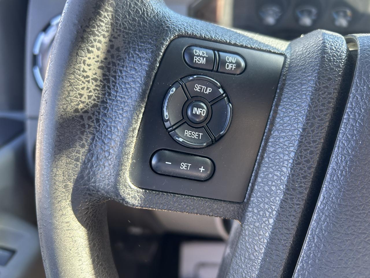 Ford Super Duty F-350 DRW 4WD Crew Cab 172" XLT 2016