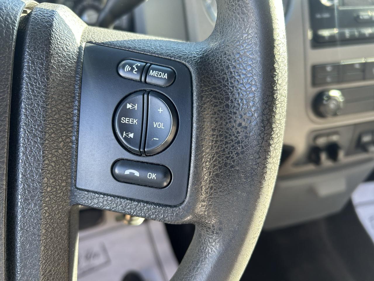 Ford Super Duty F-350 DRW 4WD Crew Cab 172" XLT 2016