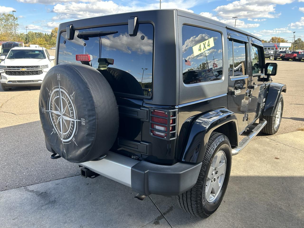 Jeep Wrangler Unlimited 4WD 4dr Sahara 2011