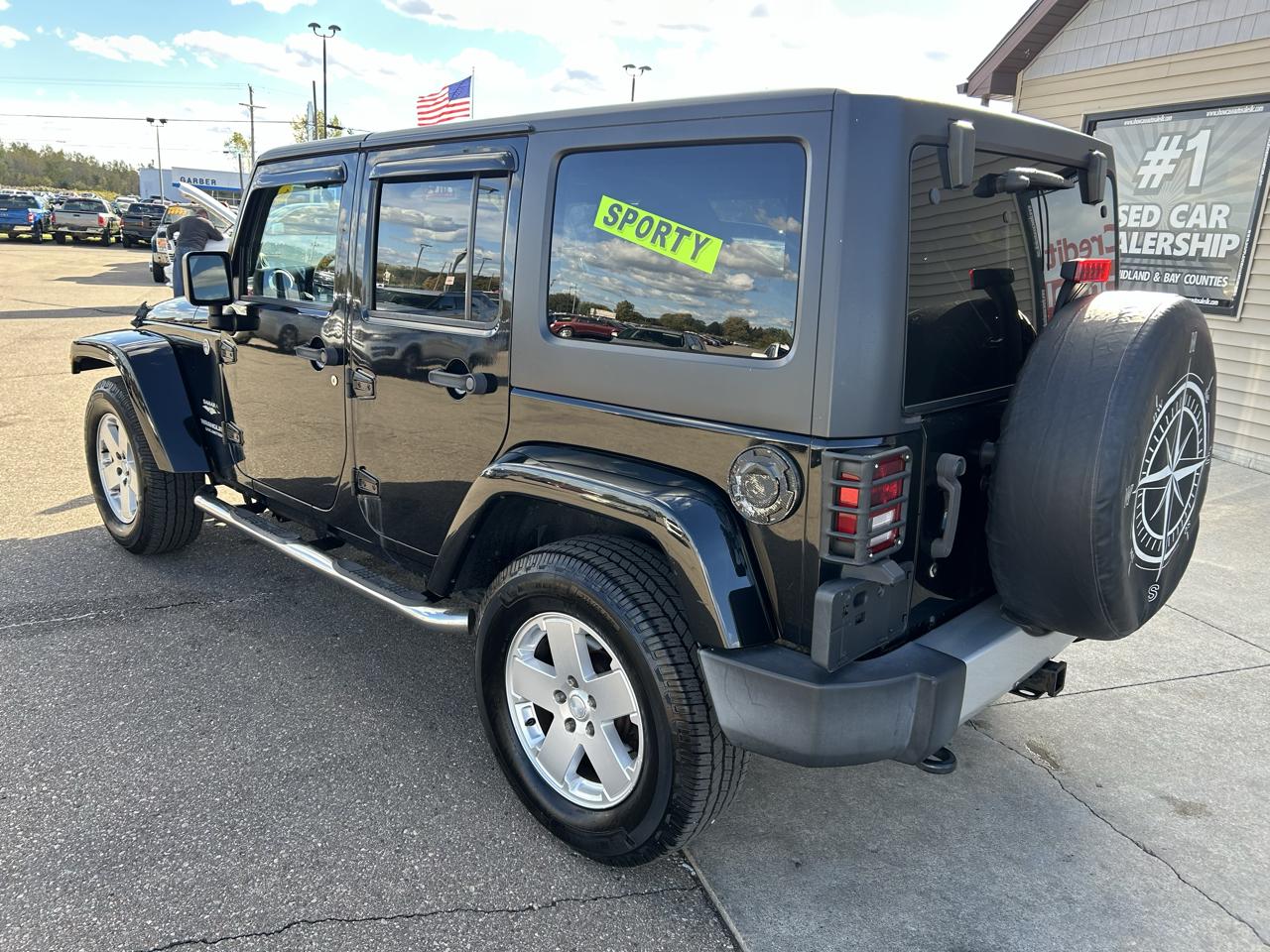 Jeep Wrangler Unlimited 4WD 4dr Sahara 2011