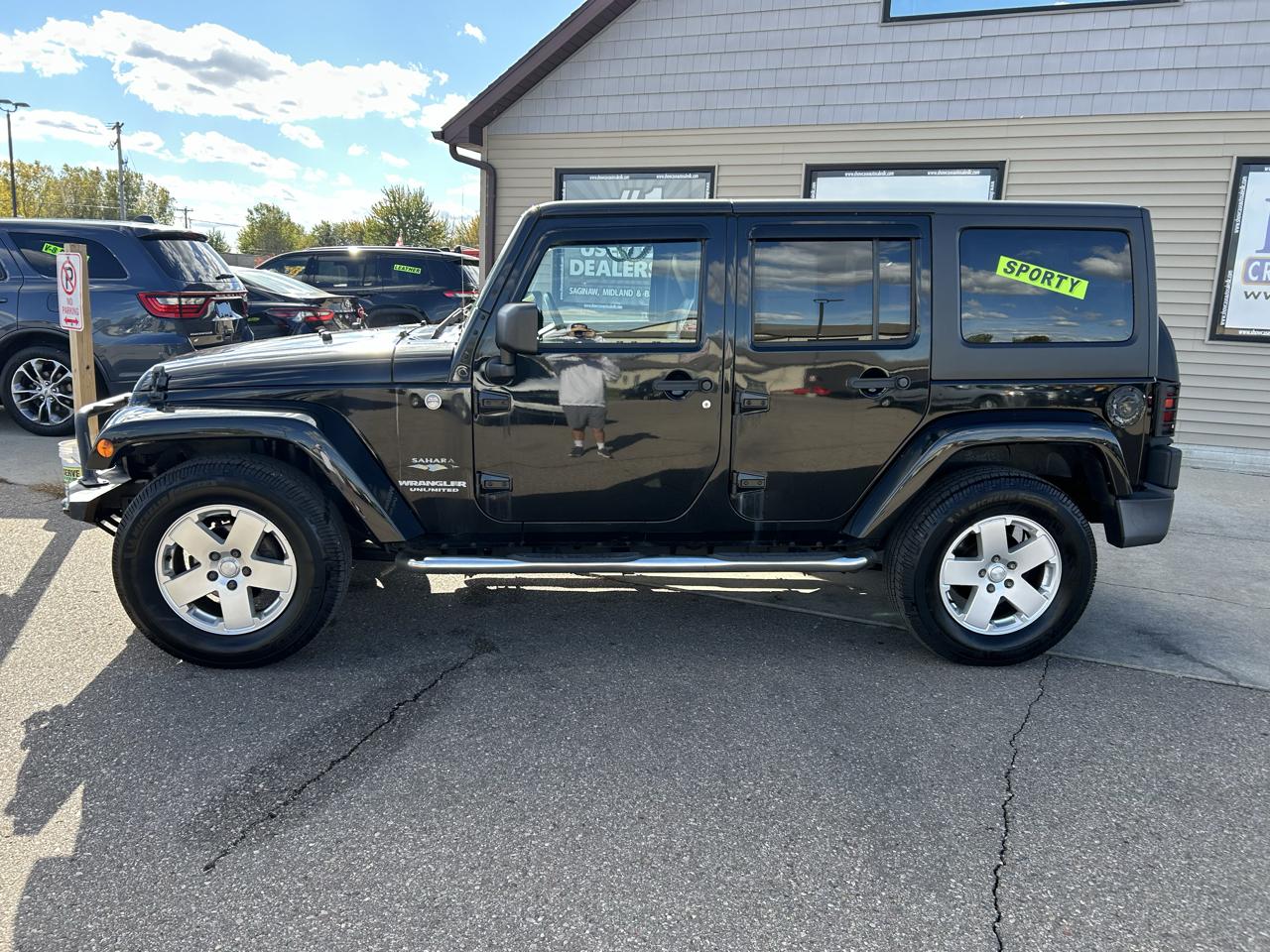 Jeep Wrangler Unlimited 4WD 4dr Sahara 2011