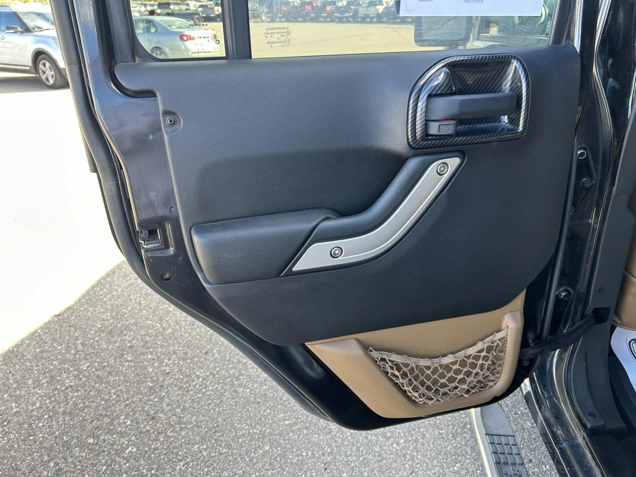 Jeep Wrangler Unlimited 4WD 4dr Sahara 2011