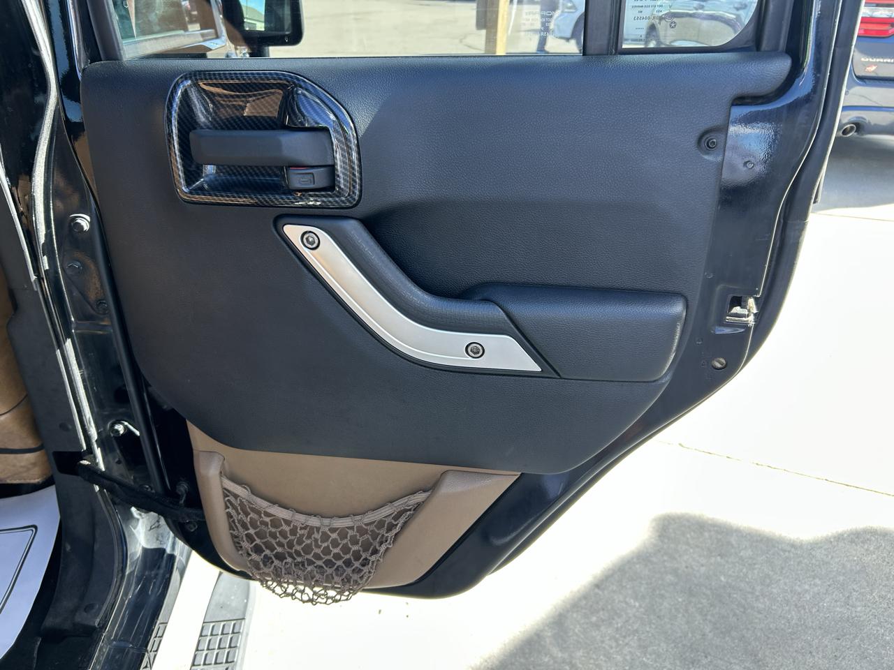 Jeep Wrangler Unlimited 4WD 4dr Sahara 2011