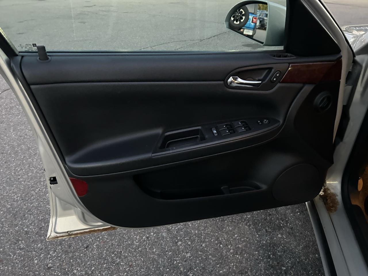 Chevrolet Impala 4dr Sdn 3.5L LT 2008