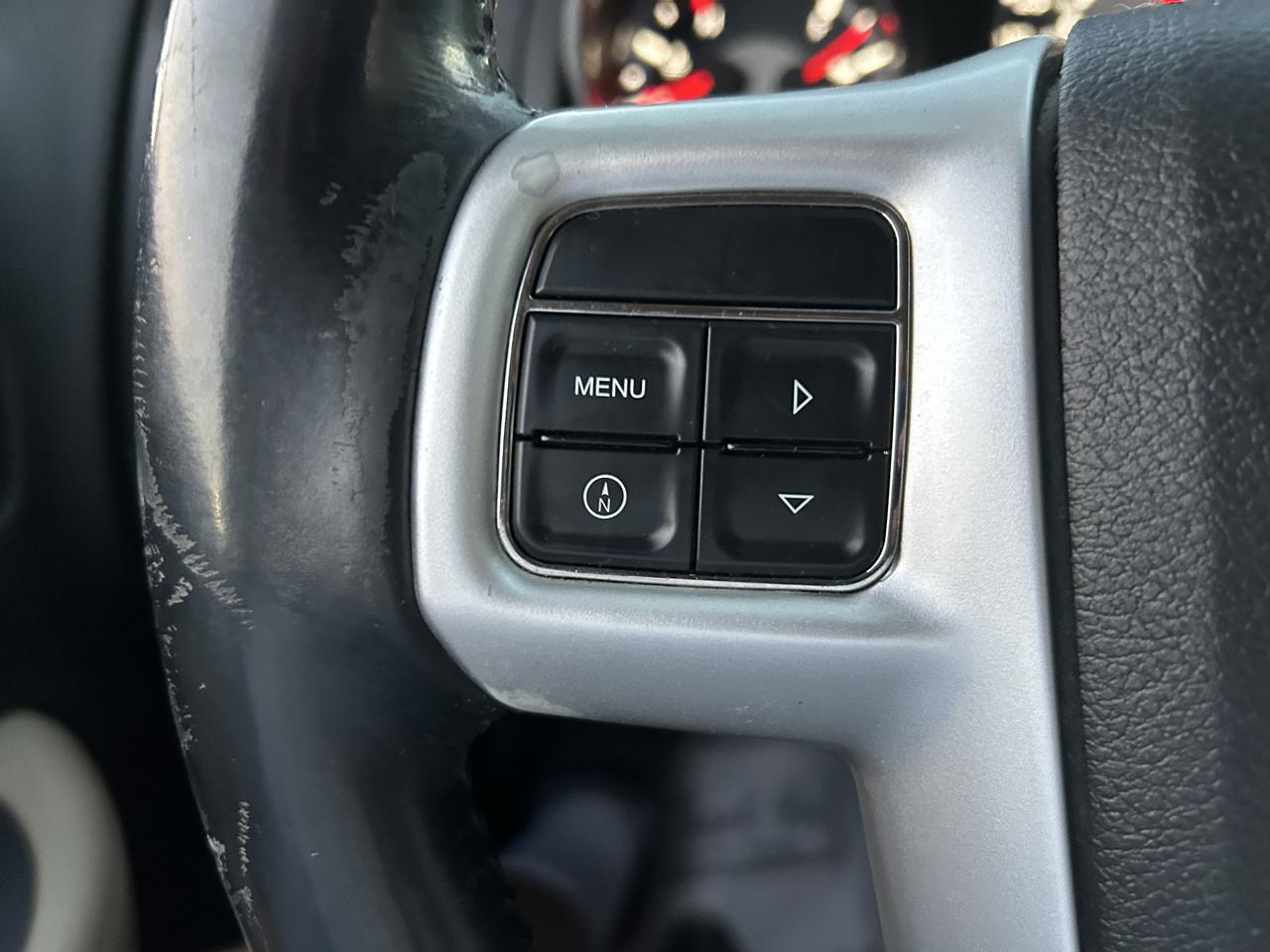 Chrysler 200 4dr Sdn Touring 2013