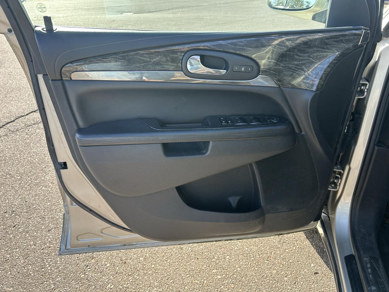 Buick Enclave FWD 4dr Leather 2013