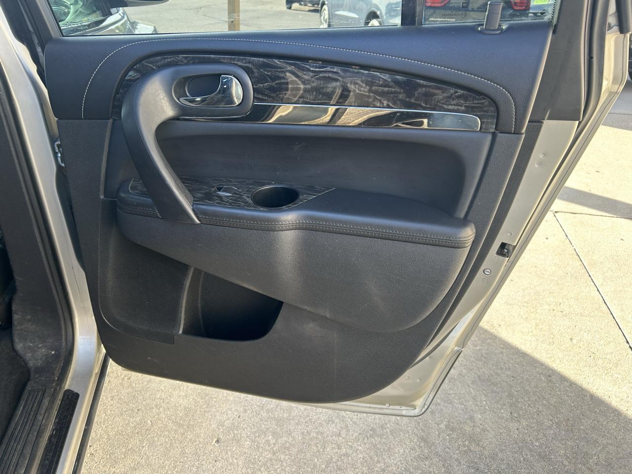 Buick Enclave FWD 4dr Leather 2013