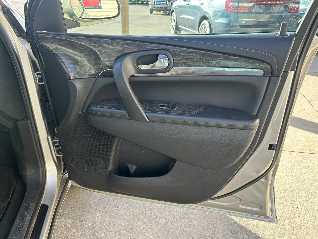 Buick Enclave FWD 4dr Leather 2013