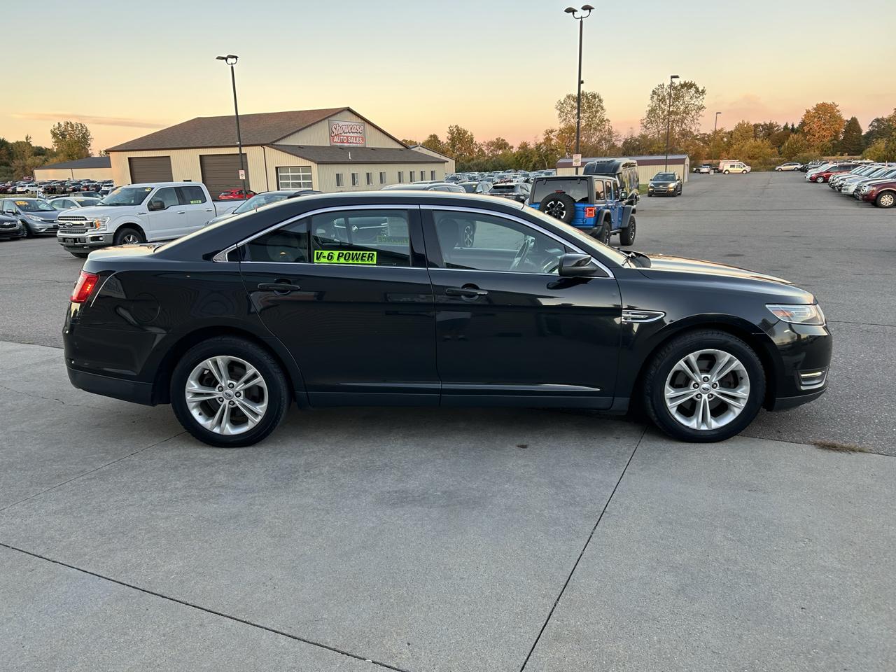 Ford Taurus 4dr Sdn SEL FWD 2013