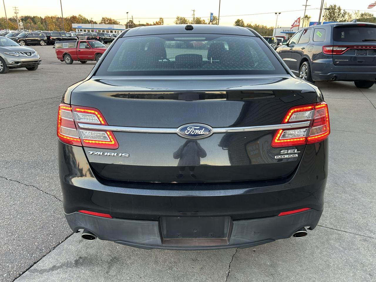 Ford Taurus 4dr Sdn SEL FWD 2013