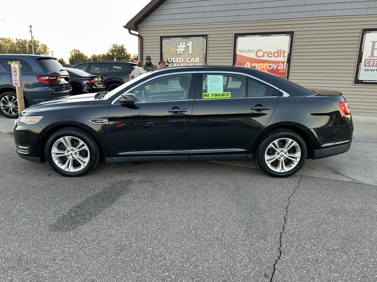 Ford Taurus 4dr Sdn SEL FWD 2013