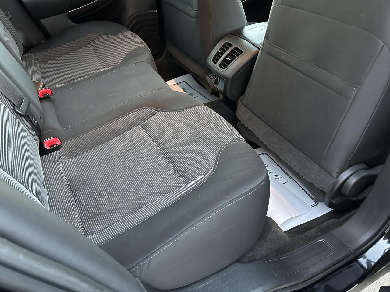 Ford Taurus 4dr Sdn SEL FWD 2013