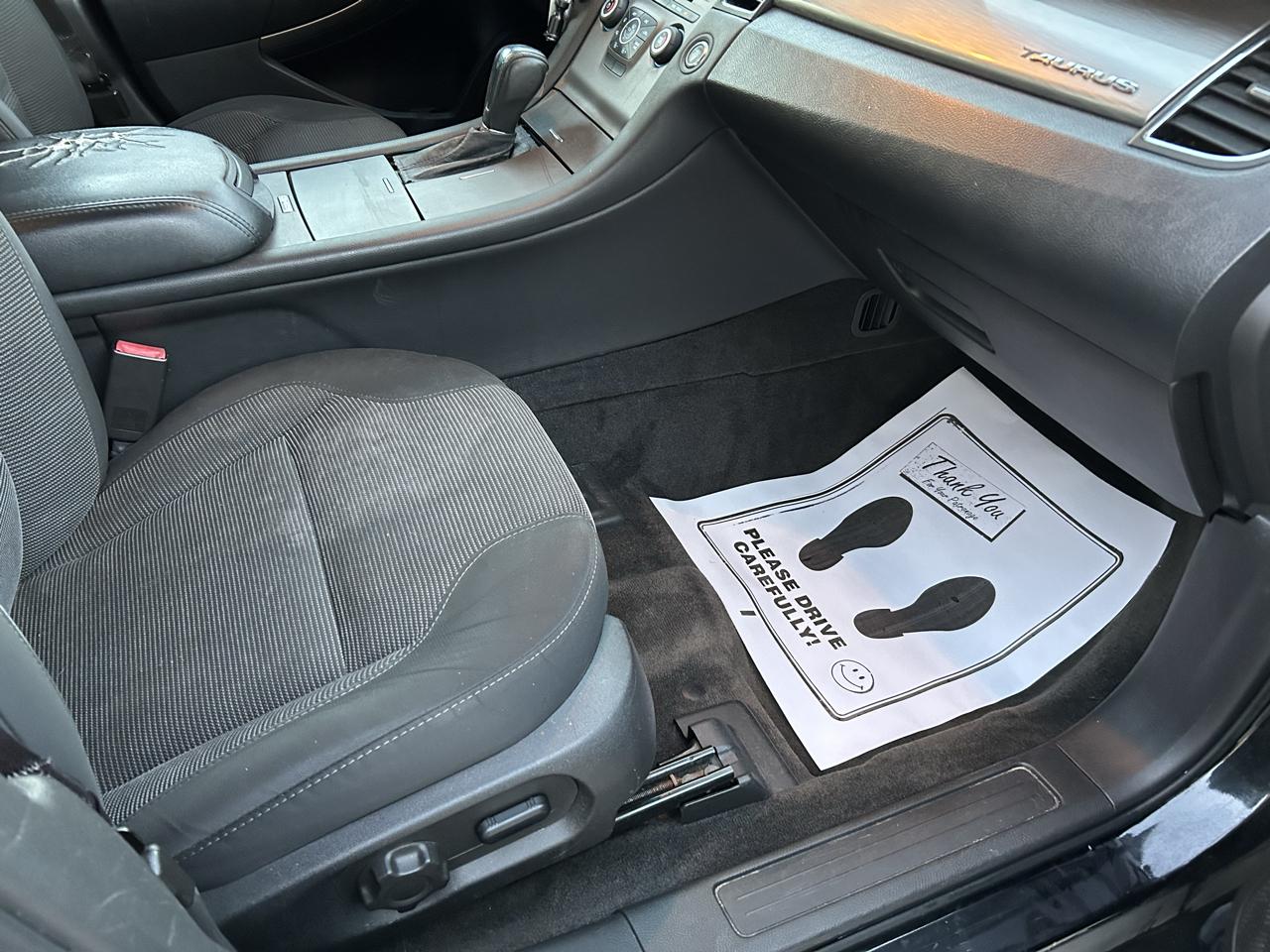 Ford Taurus 4dr Sdn SEL FWD 2013