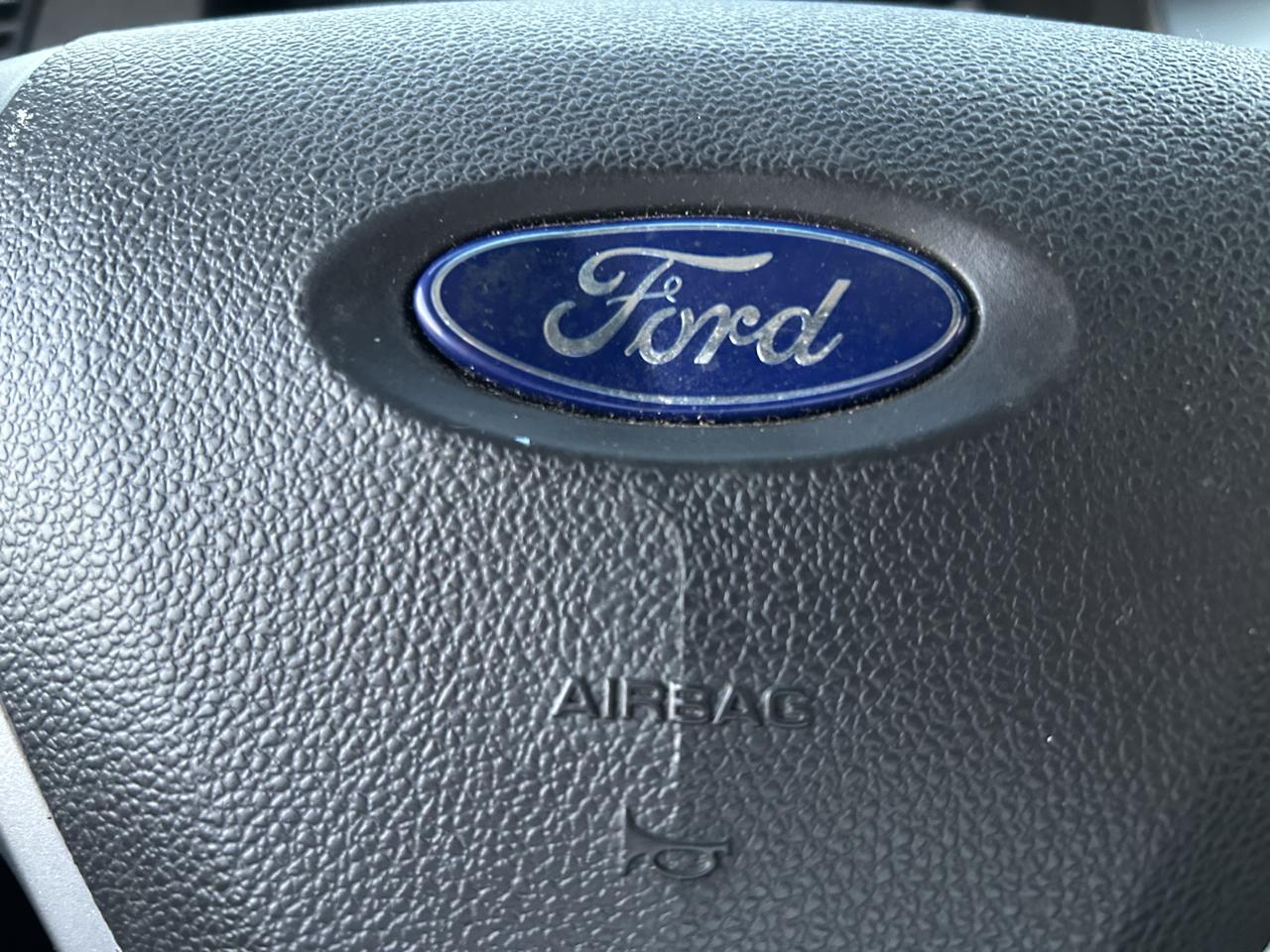 Ford Taurus 4dr Sdn SEL FWD 2013