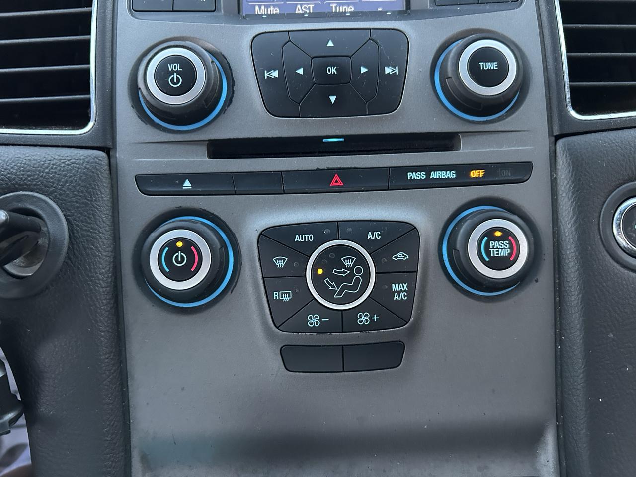 Ford Taurus 4dr Sdn SEL FWD 2013