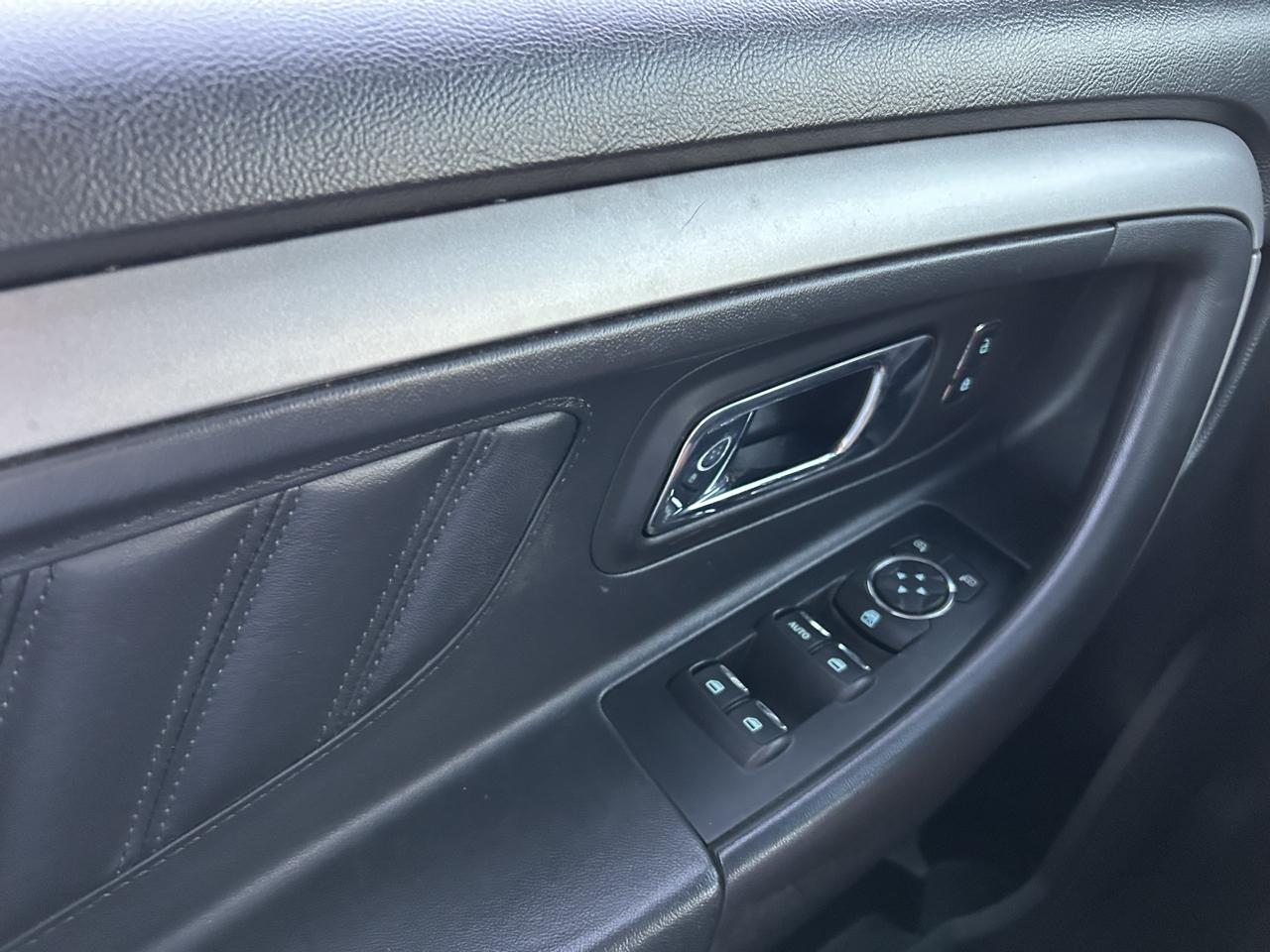 Ford Taurus 4dr Sdn SEL FWD 2013