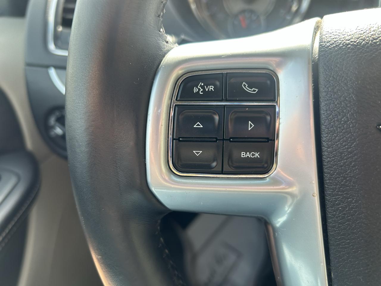 Chrysler Town & Country 4dr Wgn Touring 2013
