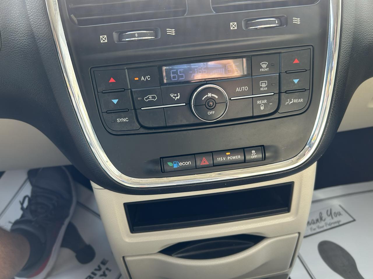 Chrysler Town & Country 4dr Wgn Touring 2013