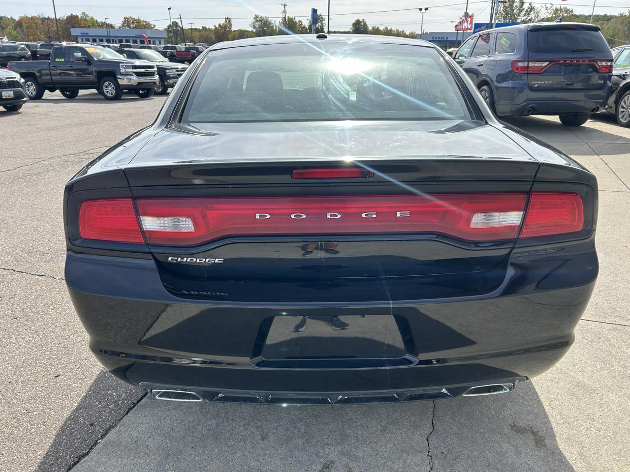 Dodge Charger 4dr Sdn SXT RWD 2013