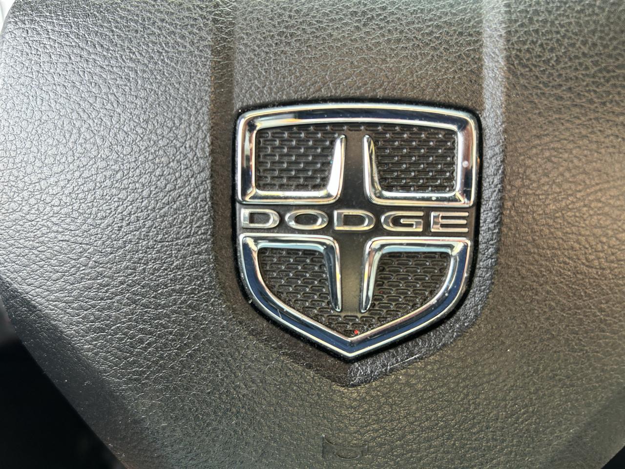 Dodge Charger 4dr Sdn SXT RWD 2013