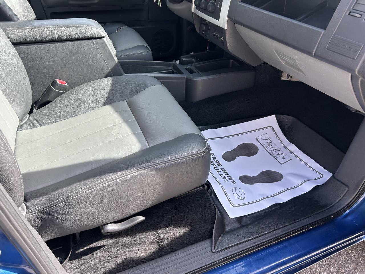 Dodge Dakota 4WD Crew Cab Laramie 2010