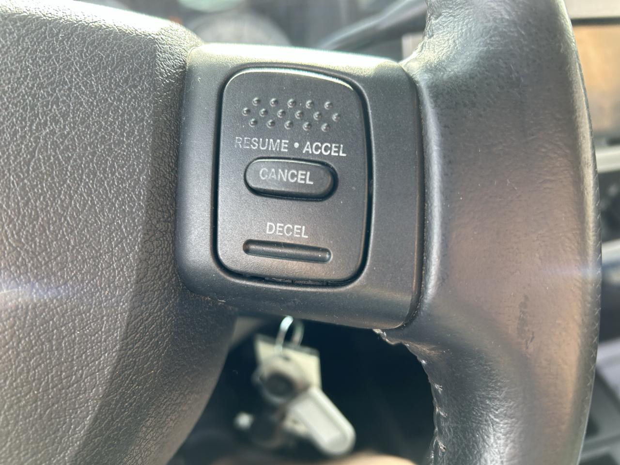 Dodge Dakota 4WD Crew Cab Laramie 2010