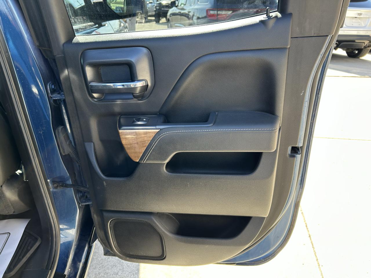 Chevrolet Silverado 1500 4WD Double Cab 143.5" LTZ w/1LZ 2015