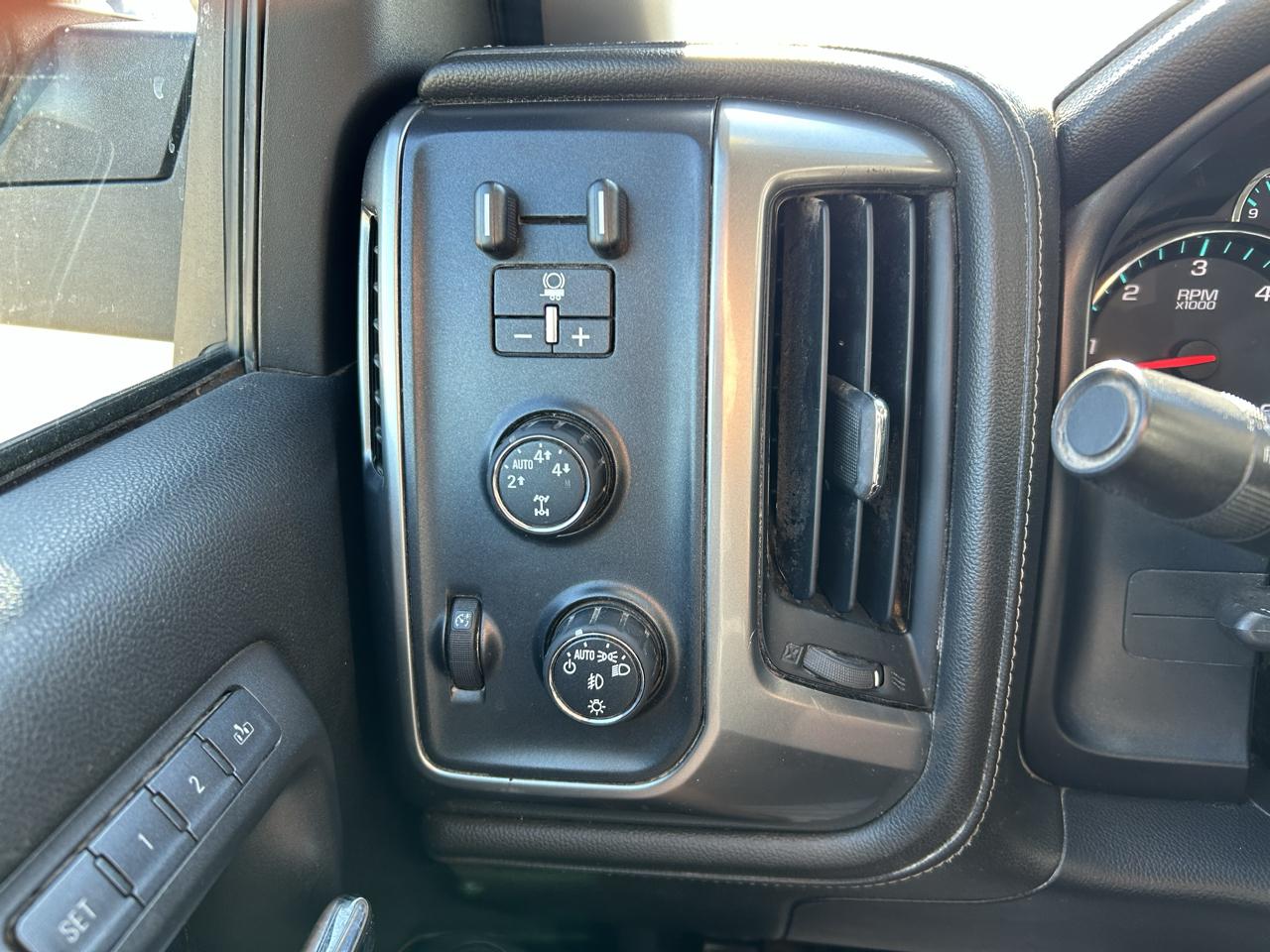 Chevrolet Silverado 1500 4WD Double Cab 143.5" LTZ w/1LZ 2015