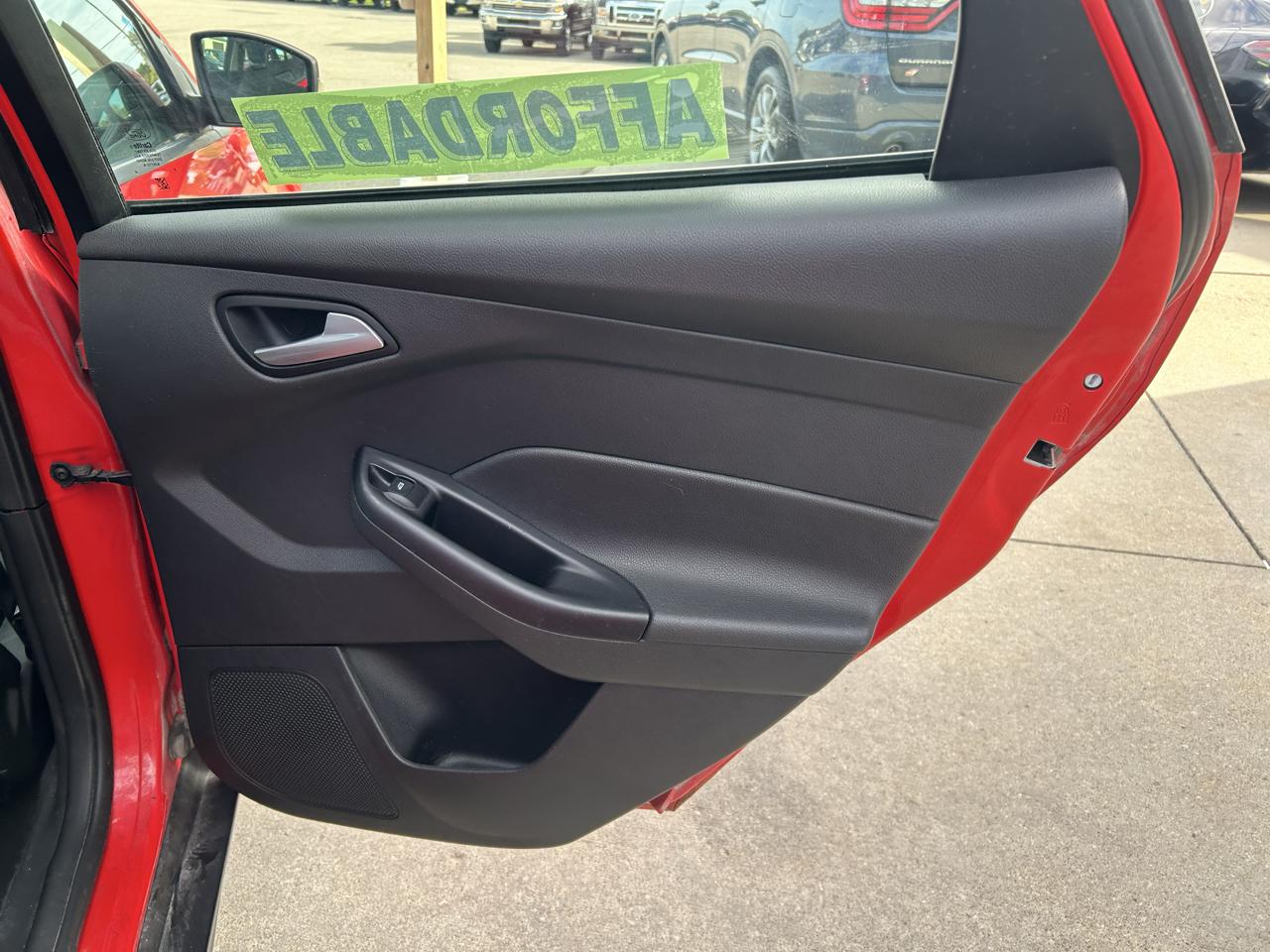 Ford Focus 5dr HB SE 2013